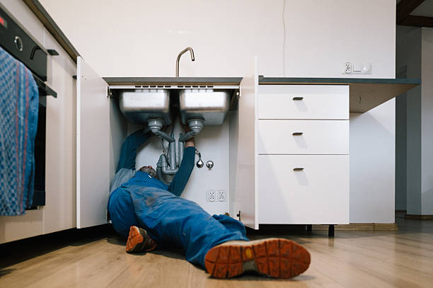 Professional Leak Detection technician working in Kodak, TN